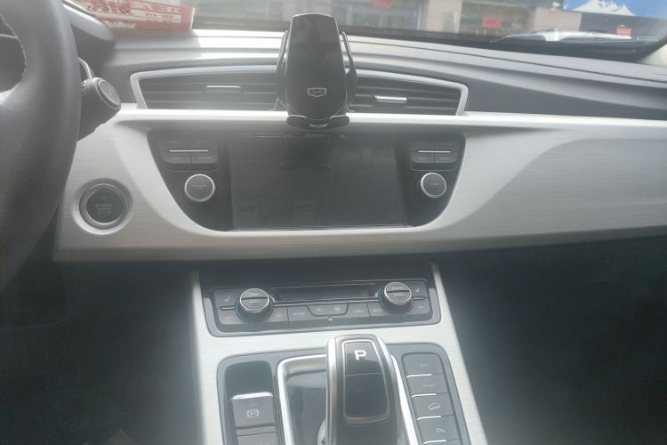 Used Geely Auto Emgrand X7 Sport 2020 1.8TD DCT Two-Wheel Drive Smart Connect 4G-Enabled Version Audio And AC Panel