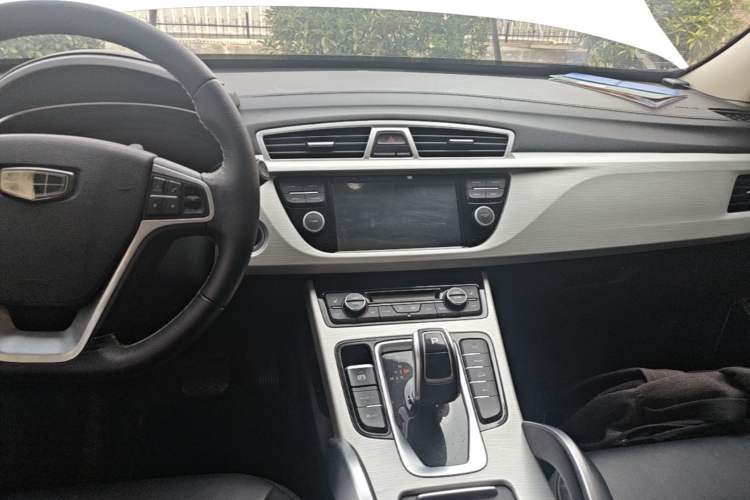 Used Geely Auto Emgrand X7 Sport 2020 1.8TD DCT Two-Wheel Drive Smart Connect 4G-Enabled Version Audio And AC Panel