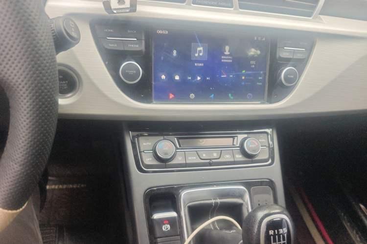 Used Geely Auto Emgrand X7 Sport 2020 1.8TD Manual Two-Wheel Drive Elite Version Audio And AC Panel