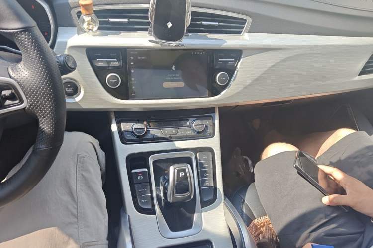 Used Geely Auto Emgrand X7 Sport 2020 1.8TD DCT Two-Wheel Drive Smart Connect 4G-Enabled Version Audio And AC Panel