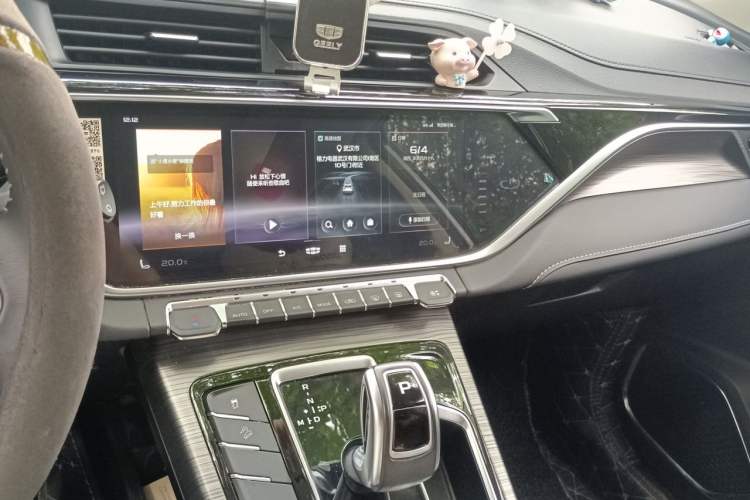 Used Geely Auto Emgrand X7 Sport 2020 1.5TD Automatic Smart Connect PRO Audio And AC Panel