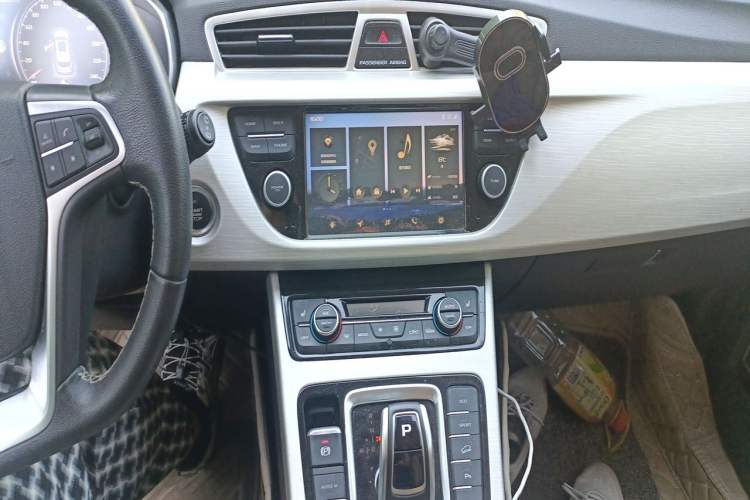 Used Geely Auto Emgrand X7 Sport 2020 1.8TD DCT Two-Wheel Drive Smart Connect 4G-Enabled Version Audio And AC Panel
