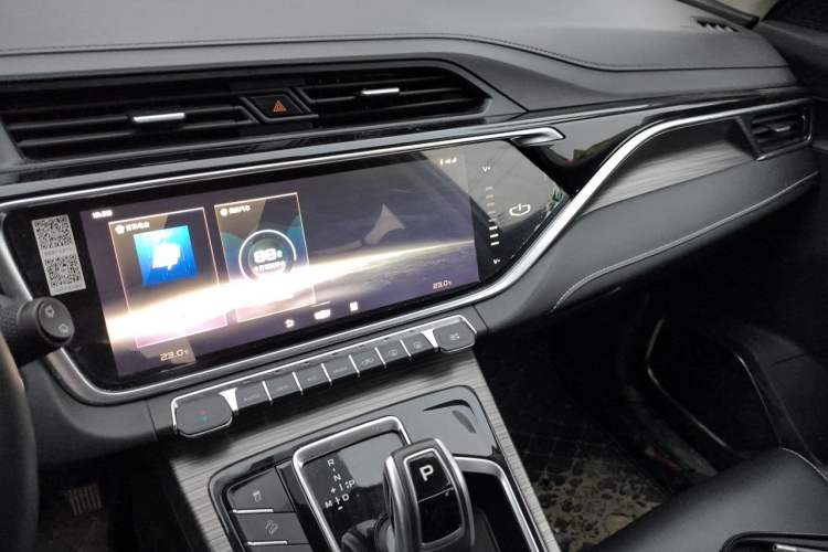 Used Geely Auto Emgrand X7 Sport 2020 1.8TD DCT Smart Connect PRO Audio And AC Panel