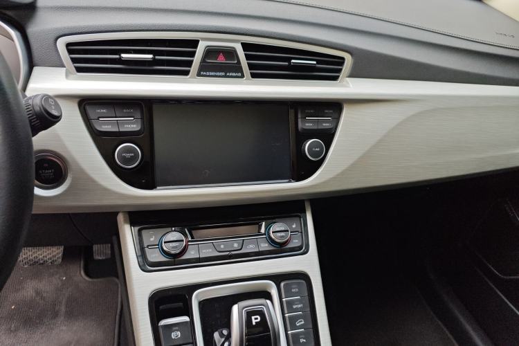 Used Geely Auto Emgrand X7 Sport 2020 1.8TD DCT Two-Wheel Drive Smart Connect 4G-Enabled Version Audio And AC Panel