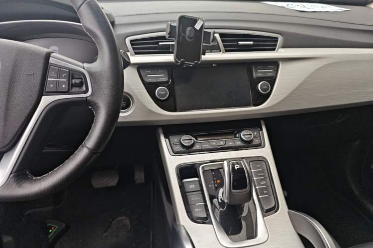 Used Geely Auto Emgrand X7 Sport 2020 1.8TD DCT Two-Wheel Drive Smart Connect 4G-Enabled Version Audio And AC Panel