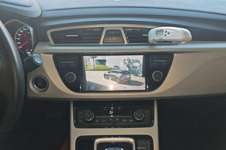 Used Geely Auto Emgrand X7 Sport 2020 1.8TD DCT Two-Wheel Drive Zhiya Model Audio And AC Panel