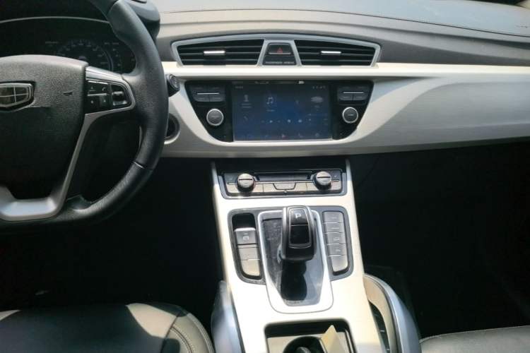 Used Geely Auto Emgrand X7 Sport 2020 1.8TD DCT Two-Wheel Drive Smart Connect 4G-Enabled Version Audio And AC Panel
