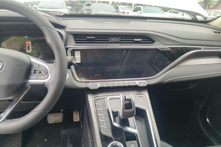 Used Geely Auto Emgrand X7 Sport 2020 1.8TD DCT ZhiZun PRO Audio And AC Panel