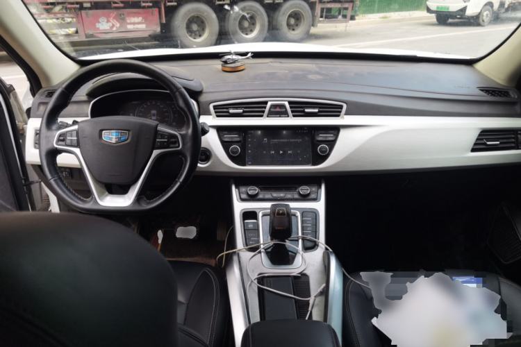 Used Geely Auto Emgrand X7 Sport 2020 1.8TD DCT Two-Wheel Drive Smart Connect 4G-Enabled Version Center Console