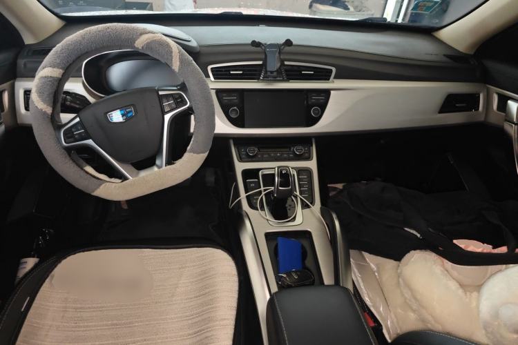 Used Geely Auto Emgrand X7 Sport 2020 1.8TD DCT Two-Wheel Drive Smart Connect 4G-Enabled Version Center Console
