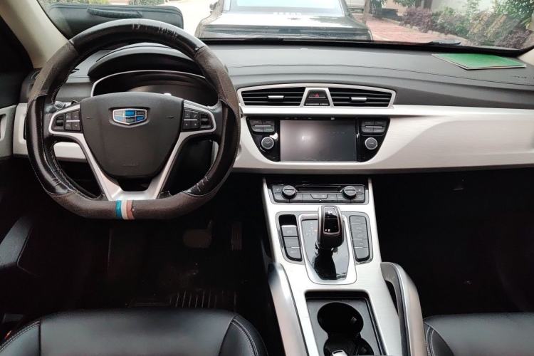Used Geely Auto Emgrand X7 Sport 2020 1.8TD DCT Two-Wheel Drive Smart Connect 4G-Enabled Version Center Console