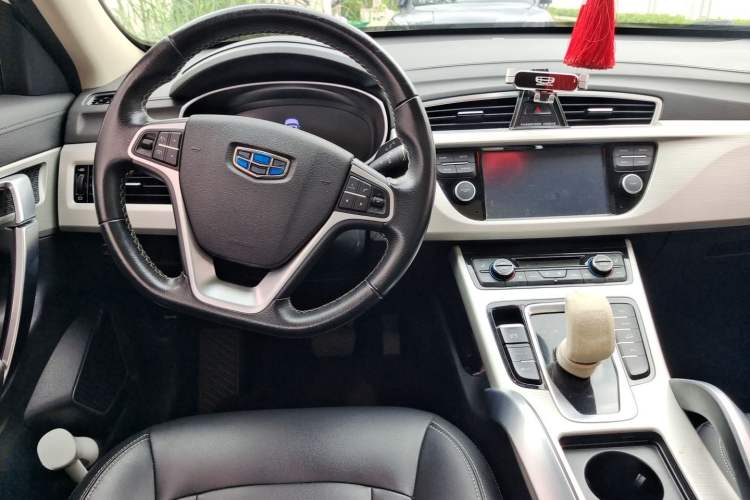 Used Geely Auto Emgrand X7 Sport 2020 1.8TD DCT Two-Wheel Drive Smart Connect 4G-Enabled Version Center Console
