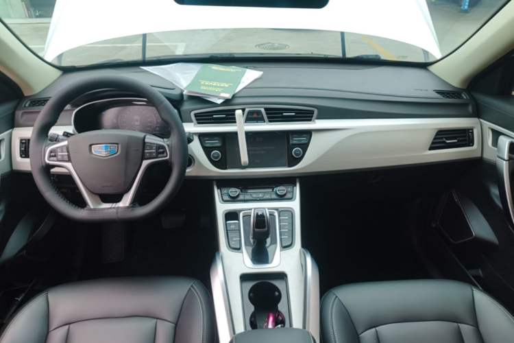 Used Geely Auto Emgrand X7 Sport 2020 1.8TD DCT Two-Wheel Drive Smart Connect 4G-Enabled Version Center Console