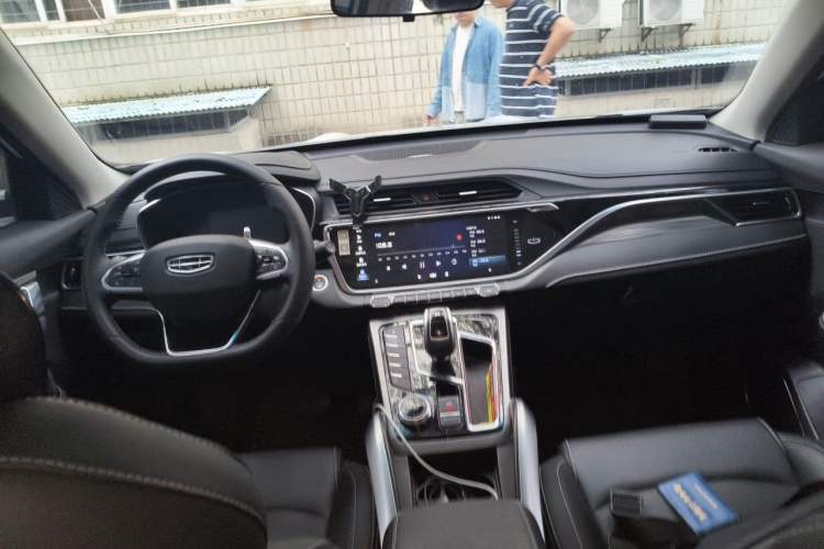 Used Geely Auto Emgrand X7 Sport 2020 1.8TD DCT Smart Connect PRO Center Console