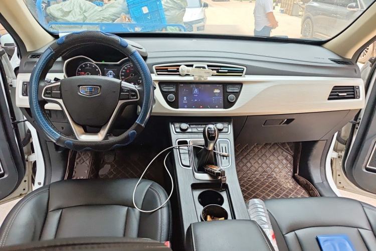 Used Geely Auto Emgrand X7 Sport 2020 1.8TD Manual Two-Wheel Drive Elite Version Center Console