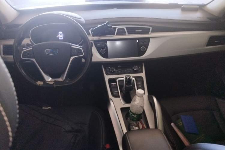 Used Geely Auto Emgrand X7 Sport 2020 1.8TD DCT Two-Wheel Drive Smart Connect 4G-Enabled Version Center Console