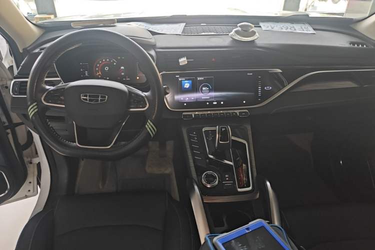Used Geely Auto Emgrand X7 Sport 2020 1.8TD DCT Smart Connect PRO Center Console