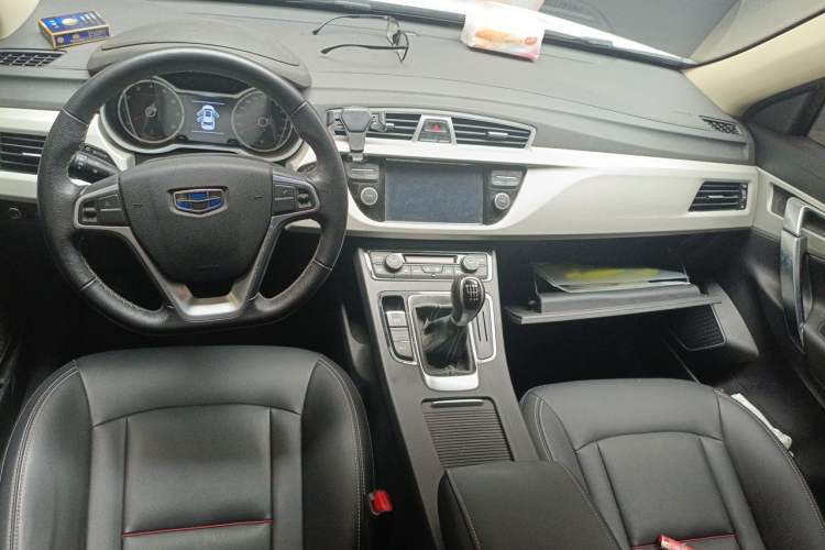 Used Geely Auto Emgrand X7 Sport 2020 1.8TD Manual Two-Wheel Drive Elite Version Center Console