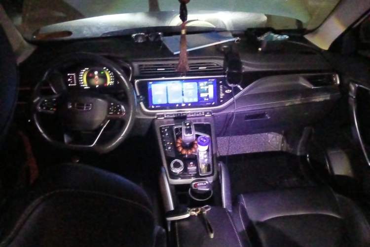 Used Geely Auto Emgrand X7 Sport 2020 1.8TD DCT Smart PRO Center Console