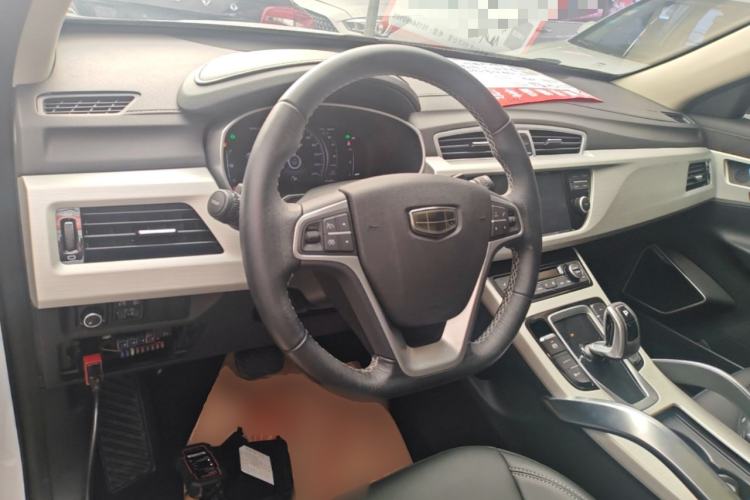 Used Geely Auto Emgrand X7 Sport 2020 1.8TD DCT Two-Wheel Drive Smart Connect 4G-Enabled Version Center Console