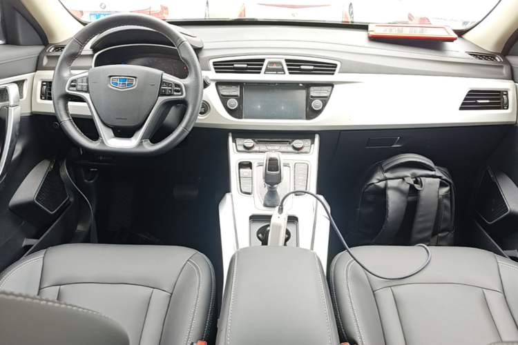 Used Geely Auto Emgrand X7 Sport 2020 1.8TD DCT Two-Wheel Drive Smart Connect 4G-Enabled Version Center Console