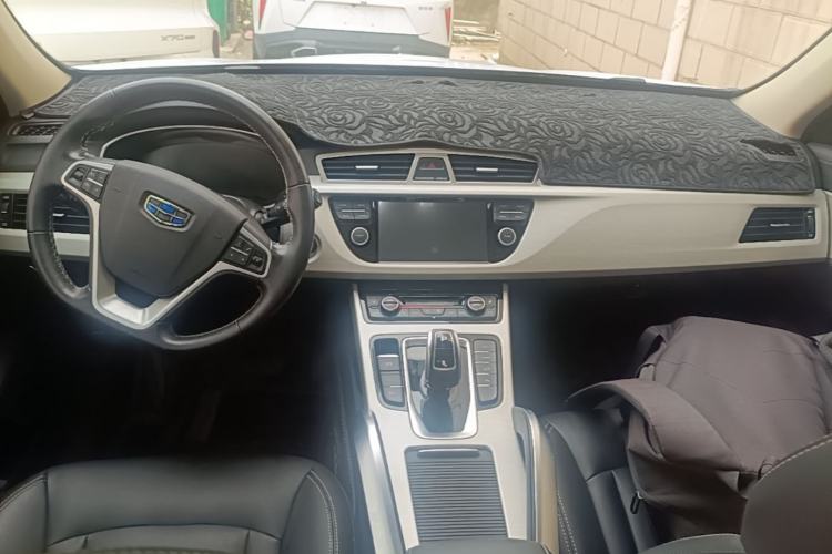 Used Geely Auto Emgrand X7 Sport 2020 1.8TD DCT Two-Wheel Drive Smart Connect 4G-Enabled Version Center Console