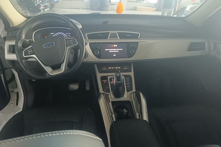 Used Geely Auto Emgrand X7 Sport 2020 1.8TD DCT Two-Wheel Drive Smart Connect 4G-Enabled Version Center Console
