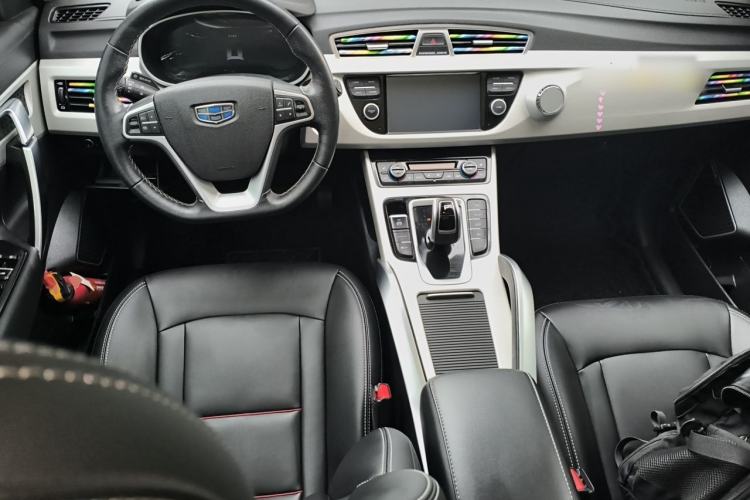 Used Geely Auto Emgrand X7 Sport 2020 1.8TD DCT Two-Wheel Drive Smart Connect 4G-Enabled Version Center Console