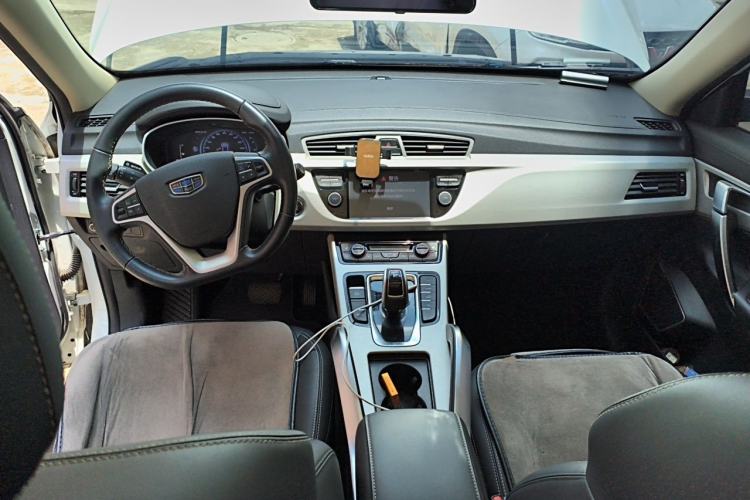 Used Geely Auto Emgrand X7 Sport 2020 1.8TD DCT Two-Wheel Drive Smart Connect 4G-Enabled Version Center Console