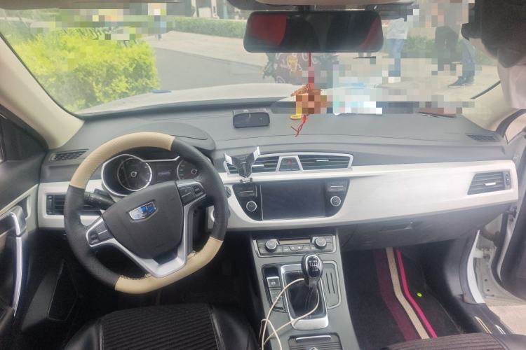 Used Geely Auto Emgrand X7 Sport 2020 1.8TD Manual Two-Wheel Drive Elite Version Center Console