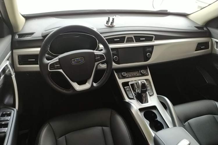 Used Geely Auto Emgrand X7 Sport 2020 1.8TD DCT Two-Wheel Drive Smart Connect 4G-Enabled Version Center Console