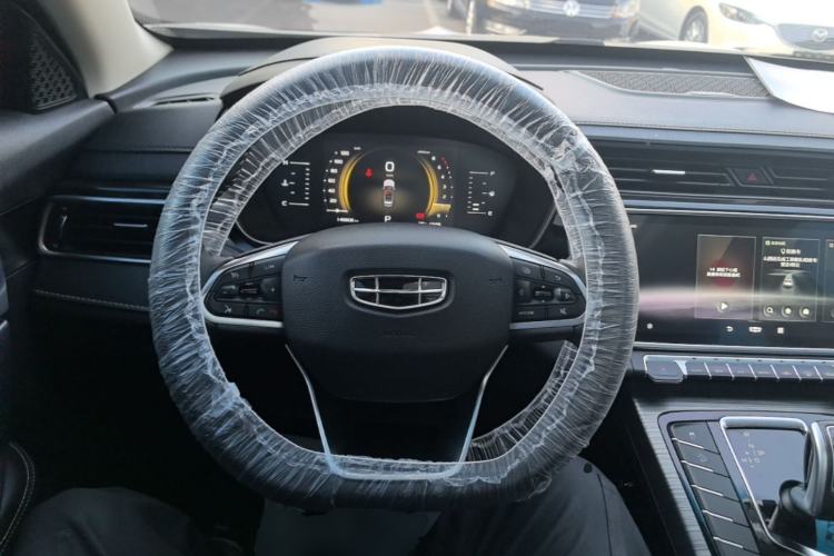 Used Geely Auto Emgrand X7 Sport 2020 1.5TD Automatic Smart Connect PRO Center Console