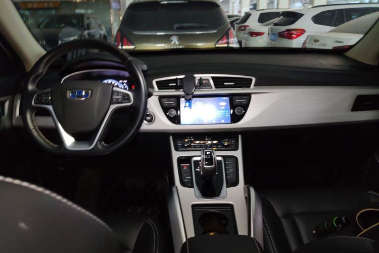 Used Geely Auto Emgrand X7 Sport 2020 1.8TD DCT Two-Wheel Drive Smart Connect 4G-Enabled Version Center Console