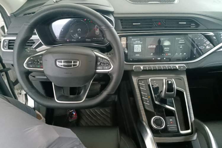 Used Geely Auto Emgrand X7 Sport 2020 1.8TD DCT ZhiZun PRO Center Console