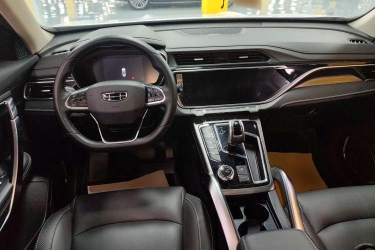 Used Geely Auto Emgrand X7 Sport 2020 1.5TD Automatic Smart Connect PRO Center Console
