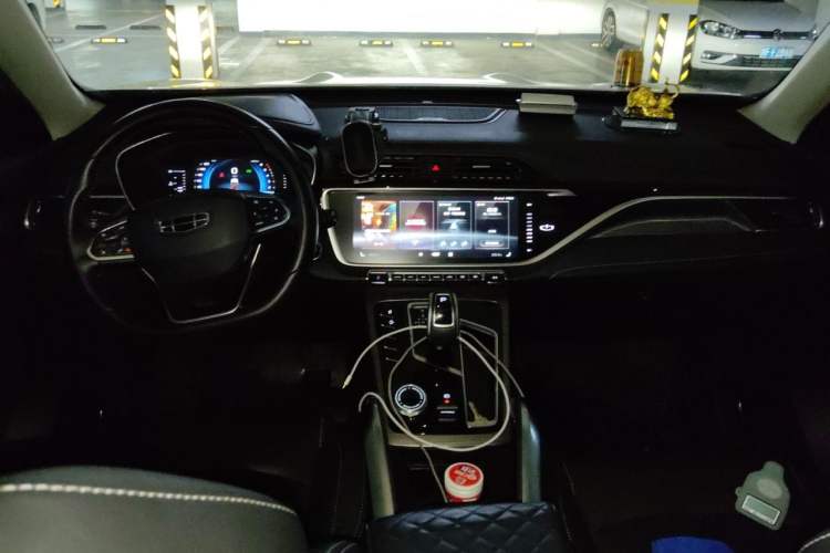 Used Geely Auto Emgrand X7 Sport 2020 1.5TD Automatic Smart Connect PRO Center Console