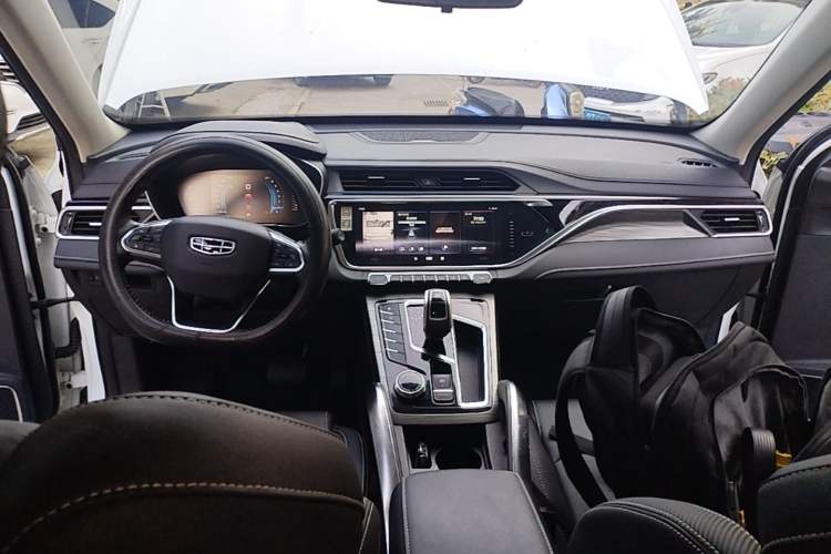 Used Geely Auto Emgrand X7 Sport 2020 1.8TD DCT Smart Connect PRO Center Console