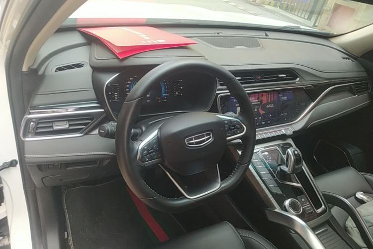 Used Geely Auto Emgrand X7 Sport 2020 1.5TD Automatic Smart Connect PRO Center Console
