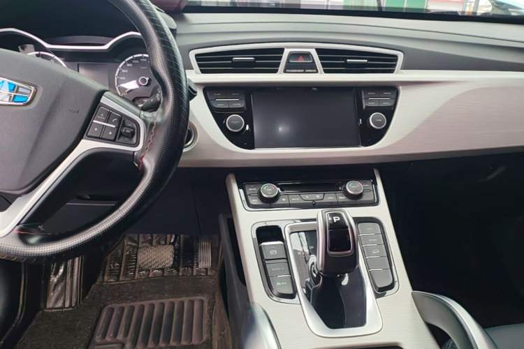 Used Geely Auto Emgrand X7 Sport 2020 1.8TD DCT Two-Wheel Drive Zhiya Model Center Console