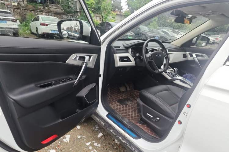 Used Geely Auto Emgrand X7 Sport 2020 1.8TD DCT Two-Wheel Drive Smart Connect 4G-Enabled Version Driver Seat