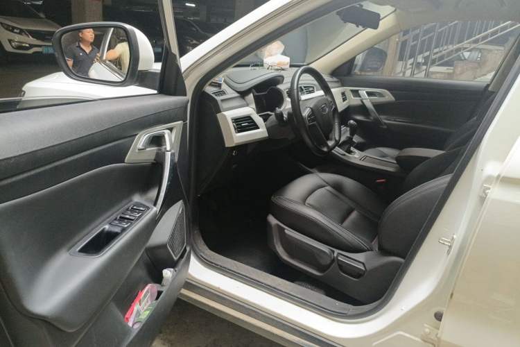 Used Geely Auto Emgrand X7 Sport 2020 1.8TD Manual Two-Wheel Drive Elite Version Driver Seat