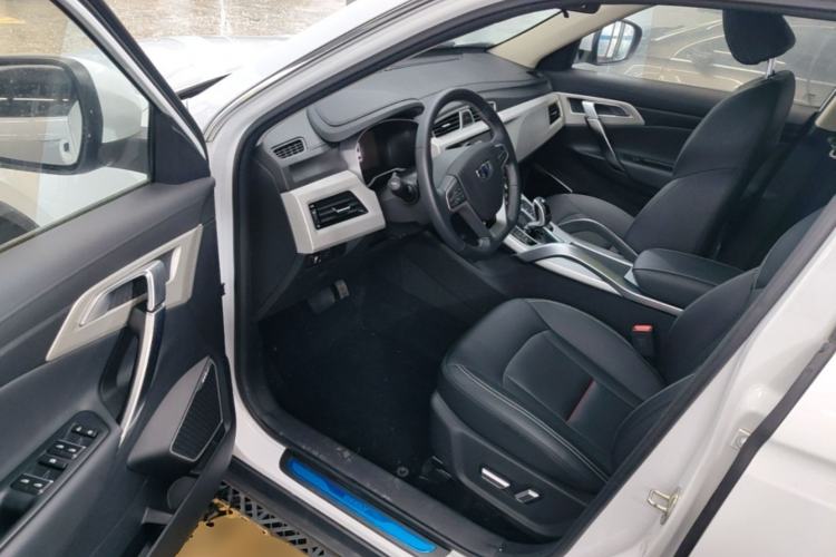 Used Geely Auto Emgrand X7 Sport 2020 1.8TD DCT Two-Wheel Drive Smart Connect 4G-Enabled Version Driver Seat