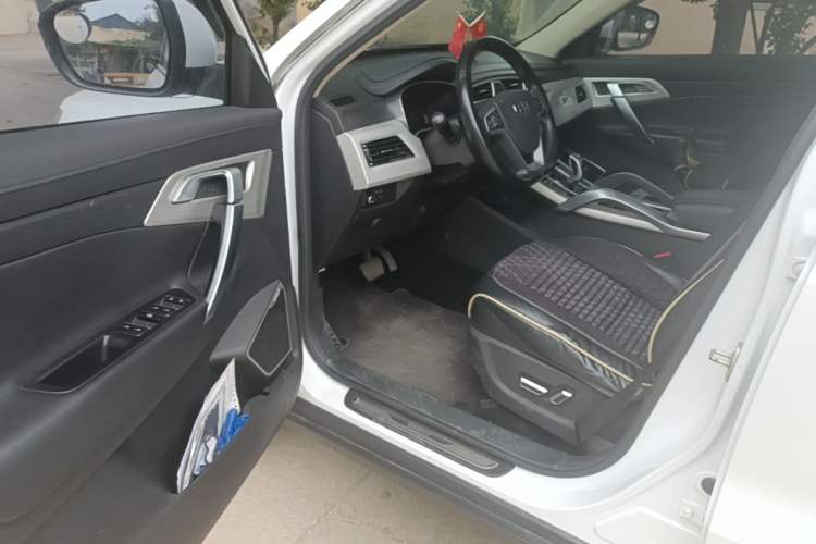 Used Geely Auto Emgrand X7 Sport 2020 1.8TD DCT Two-Wheel Drive Smart Connect 4G-Enabled Version Driver Seat