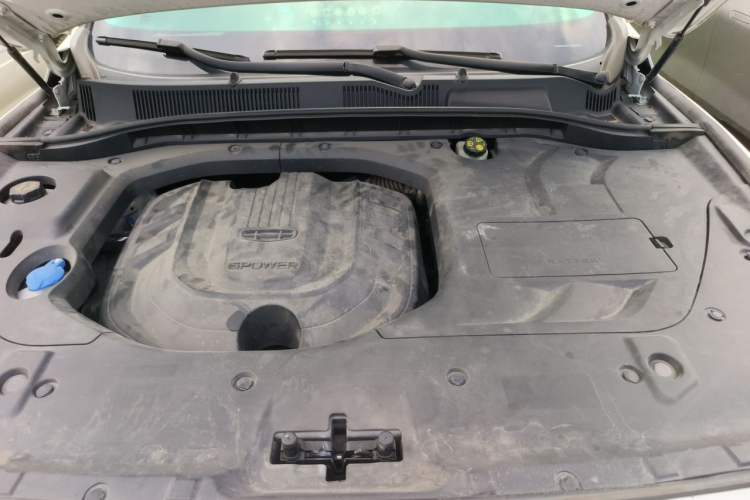 Used Geely Auto Emgrand X7 Sport 2020 1.5TD Automatic Smart Connect PRO Engine Bay