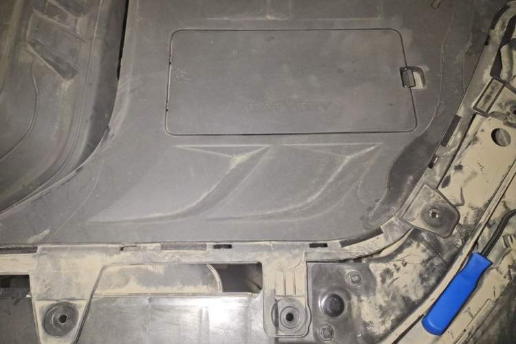 Used Geely Auto Emgrand X7 Sport 2020 1.5TD Automatic Smart Connect PRO Engine Bay Left