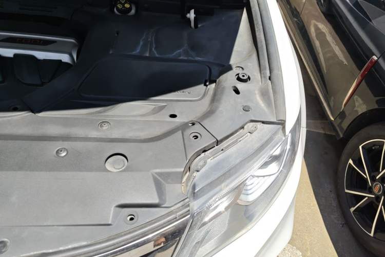 Used Geely Auto Emgrand X7 Sport 2020 1.8TD DCT Two-Wheel Drive Smart Connect 4G-Enabled Version Engine Bay Left