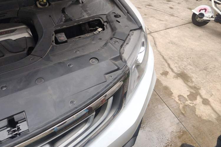 Used Geely Auto Emgrand X7 Sport 2020 1.8TD DCT Two-Wheel Drive Smart Connect 4G-Enabled Version Engine Bay Left