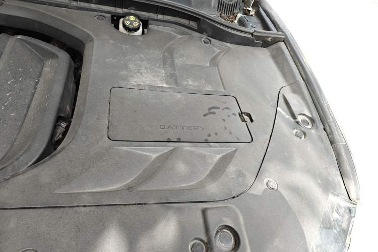 Used Geely Auto Emgrand X7 Sport 2020 1.8TD DCT Smart Connect PRO Engine Bay Left
