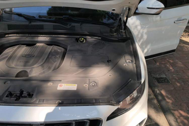 Used Geely Auto Emgrand X7 Sport 2020 1.5TD Automatic Smart Connect PRO Engine Bay Left