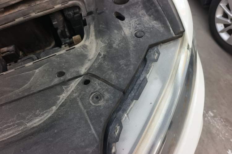 Used Geely Auto Emgrand X7 Sport 2020 1.8TD DCT Two-Wheel Drive Zhiya Model Engine Bay Left